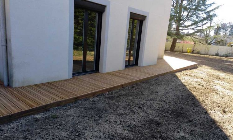 Pose de terrasse en bois - L'Arbresle - Buisson Entretien Création