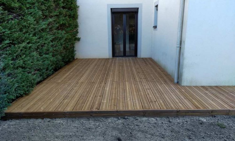 Pose de terrasse en bois - L'Arbresle - Buisson Entretien Création